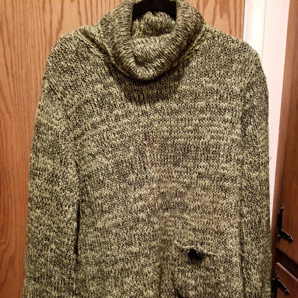 Willow Brand Size Large Green & Black Knitted